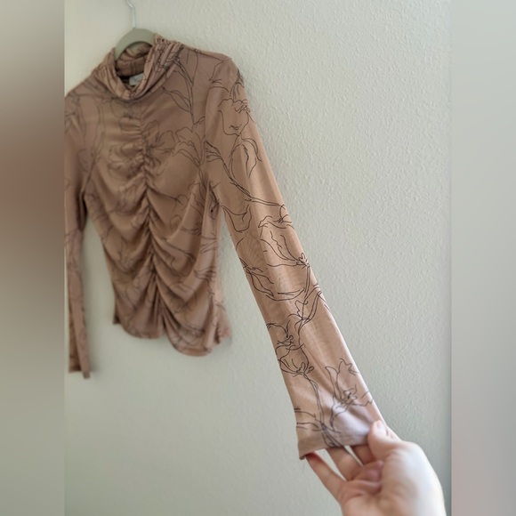 Sweet Rain Sheer Floral Ruched Mock Neck Blouse Size Small - Picture 4 of 7